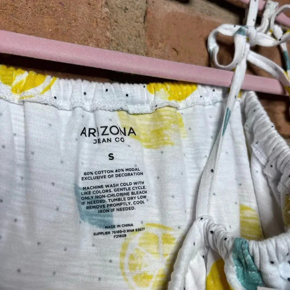 Summer Light Lemon yellow Arizona Bubble crop tie top tank juniors Small NWT - Picture 4 of 5